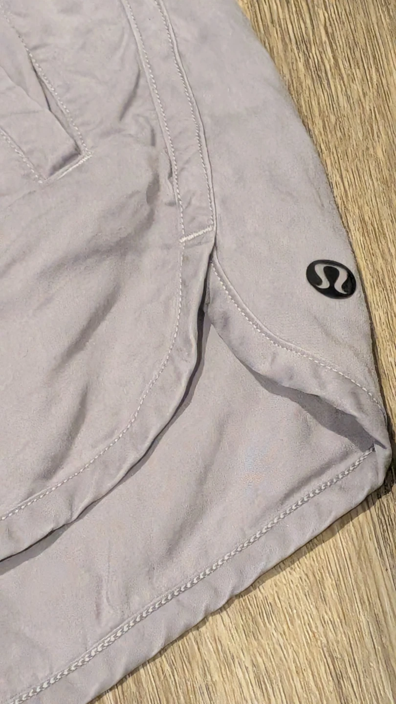 Lululemon Women's Athletic Shorts Size 8 - photo 5