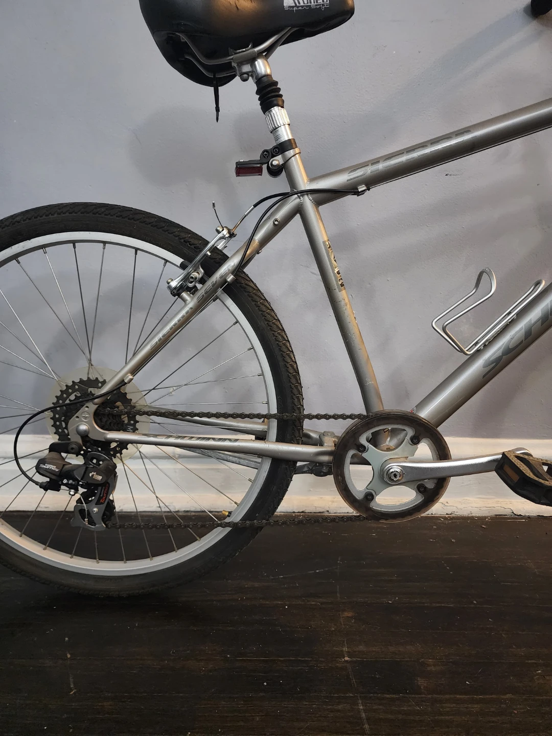 🚲✨ SCHWINN SILVER BIKE – 26” WHEELS – $120 ✨🚲 - photo 4