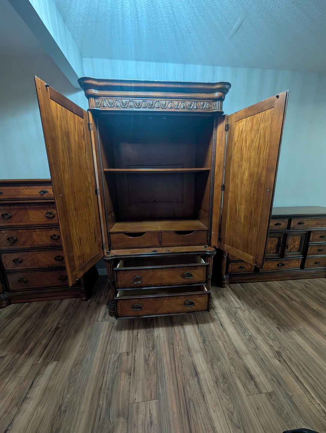 6pc Vintage Bedroom Furniture Set - photo 3