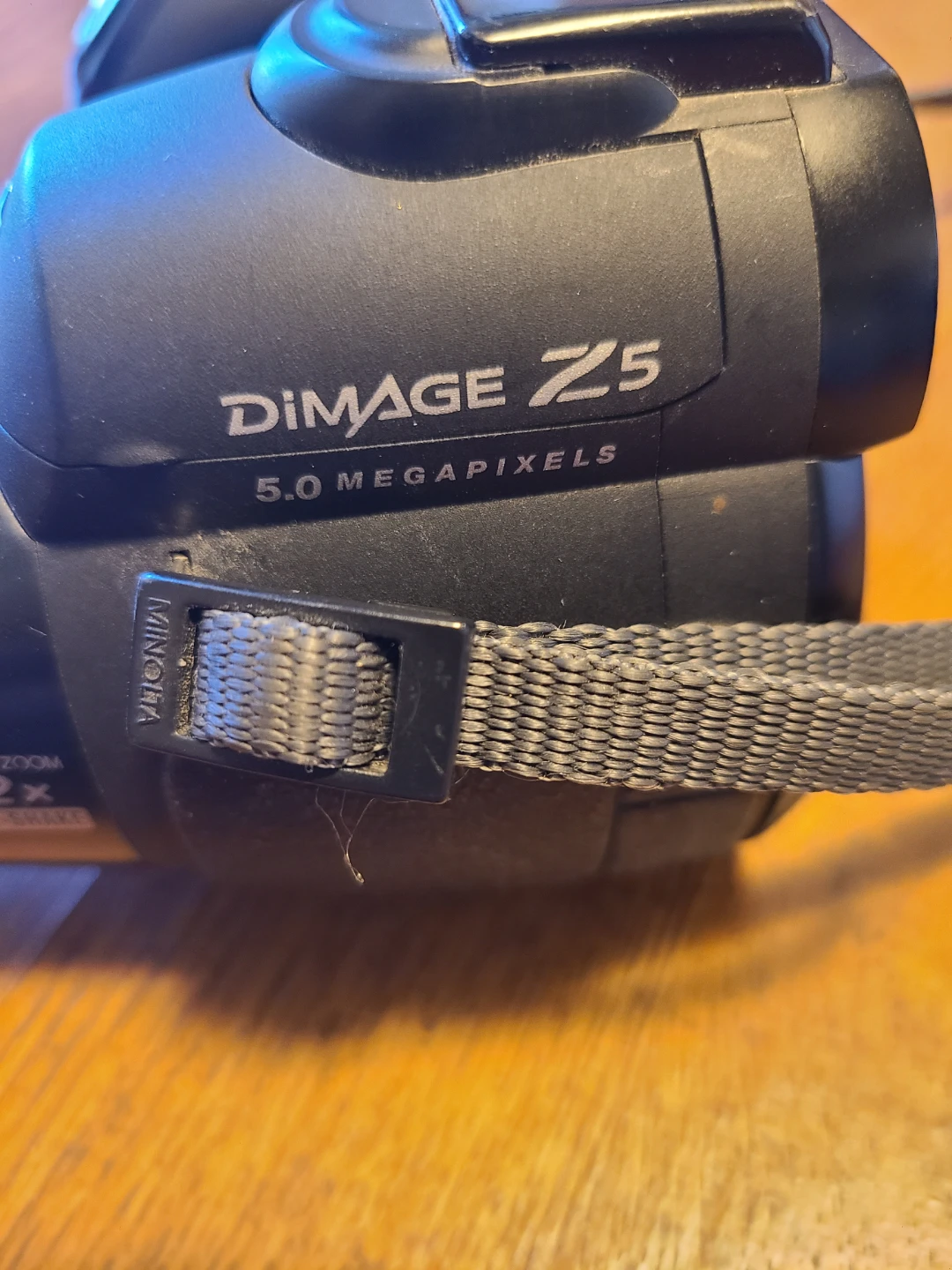 Konica Minolta DiMAGE Z5 Camera 12x, 5 Megapixels - photo 5
