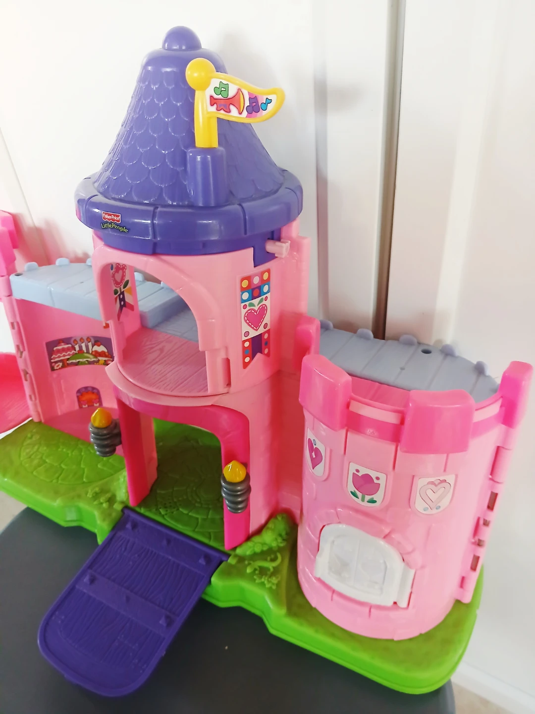 FREE Fisher-Price Little People Princess Castle - photo 2
