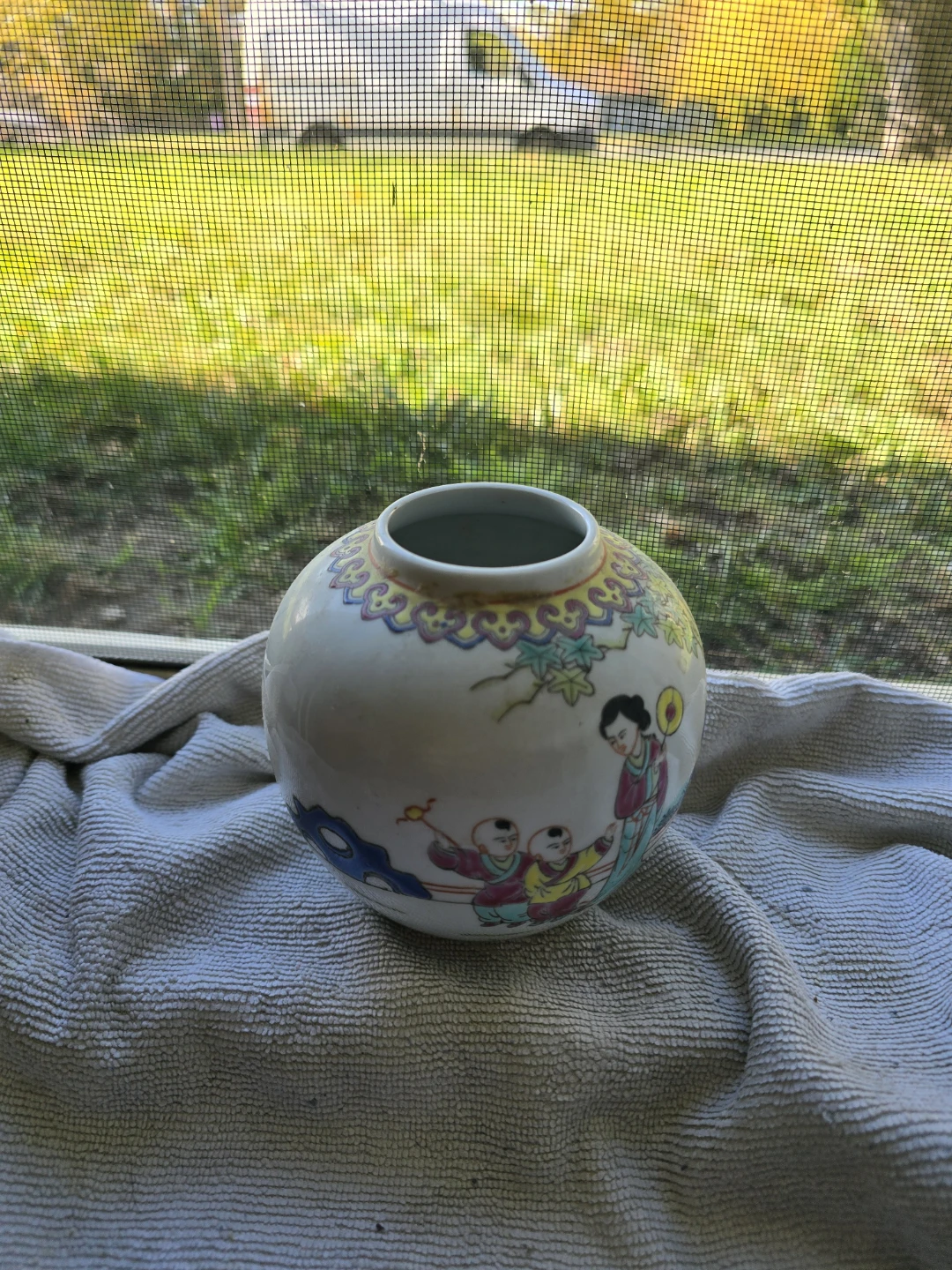 Chinese Porcelain Ginger Jar with Traditional Motif - photo 5