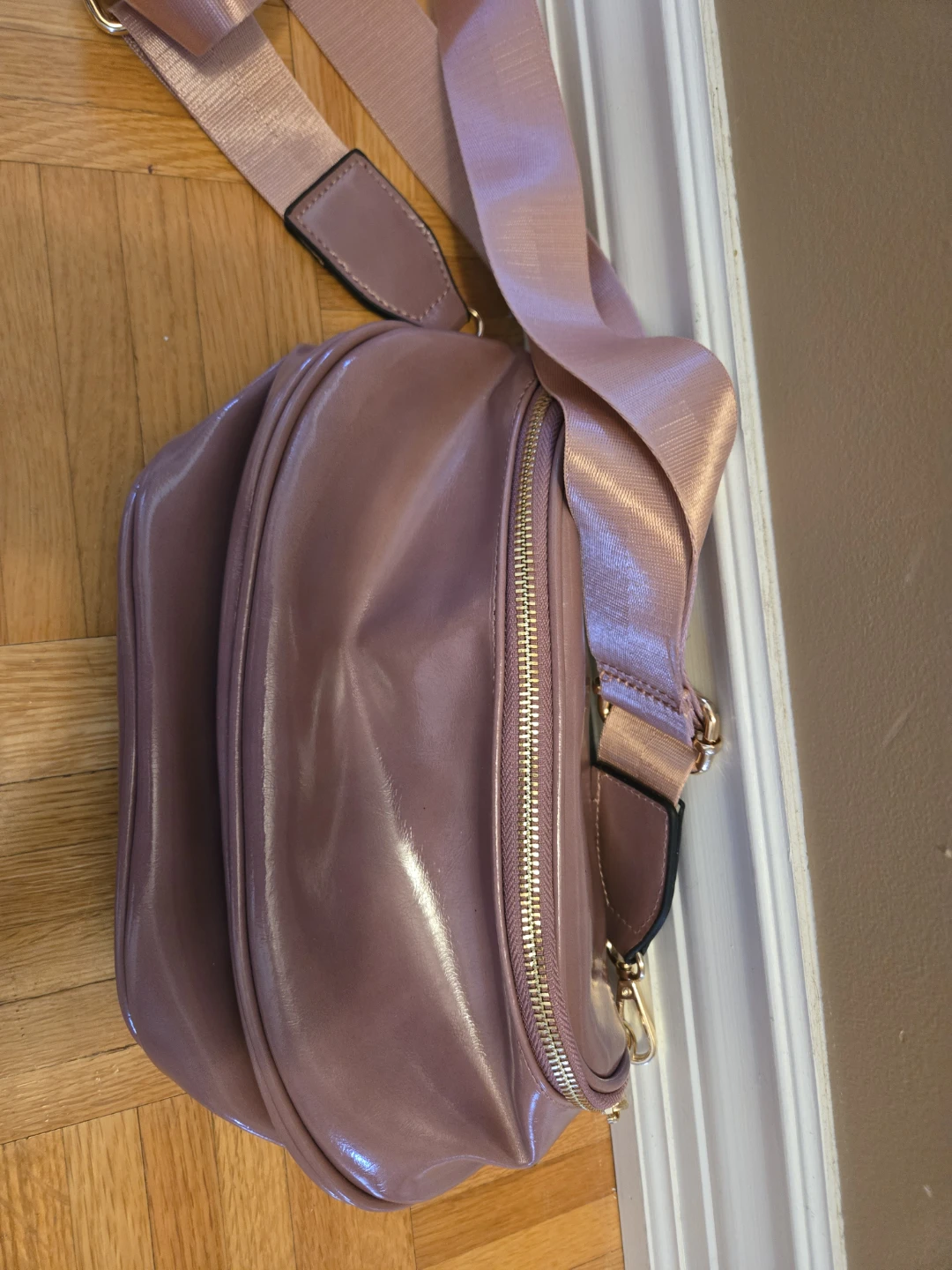 NEW!!!!    Mauve Crossbody Bag - photo 4