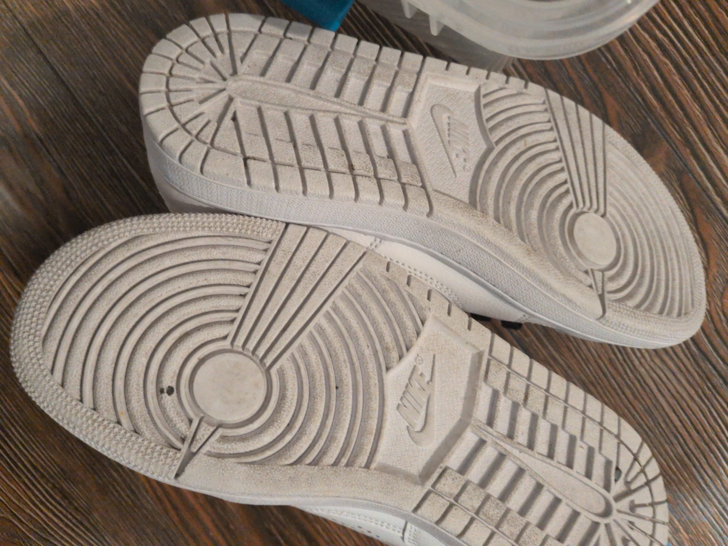Jordan sneakers for sale; 6 1/2 kids, 8 womans - photo 3