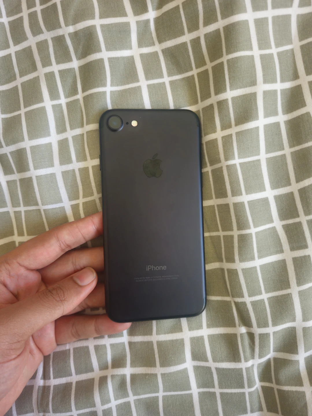 Apple iPhone 7 Black its locked - photo 2