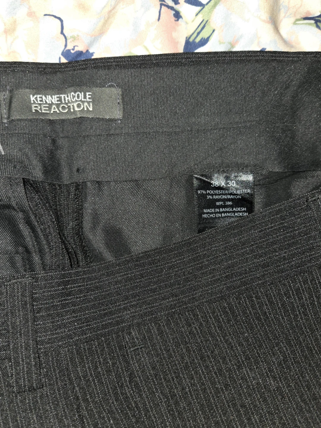 Kenneth Cole Reaction Trousers w/ Pin-Stripes in a Men's 38X30 - photo 5