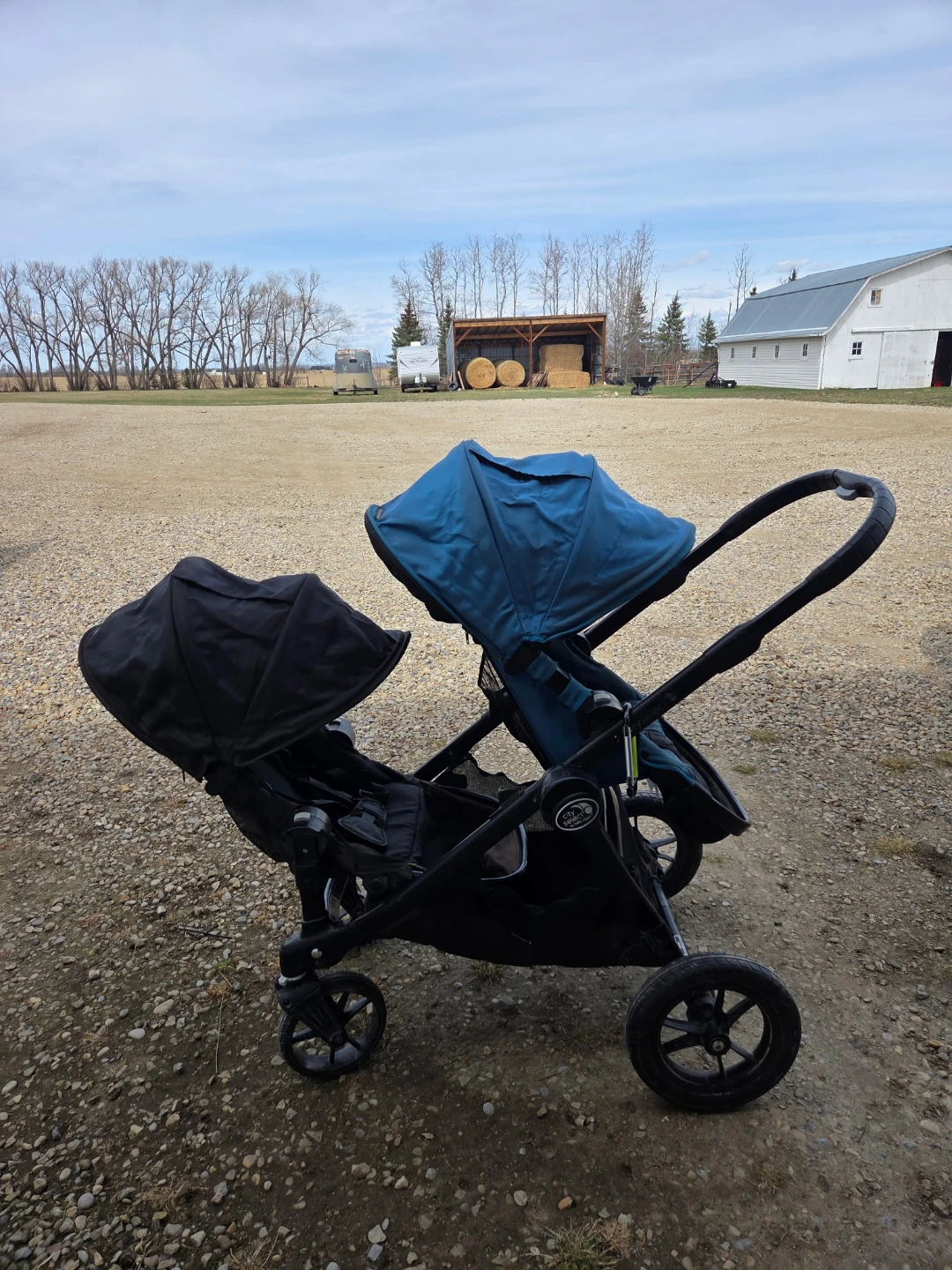 CITY select stroller The Ultimate off-road stroller.