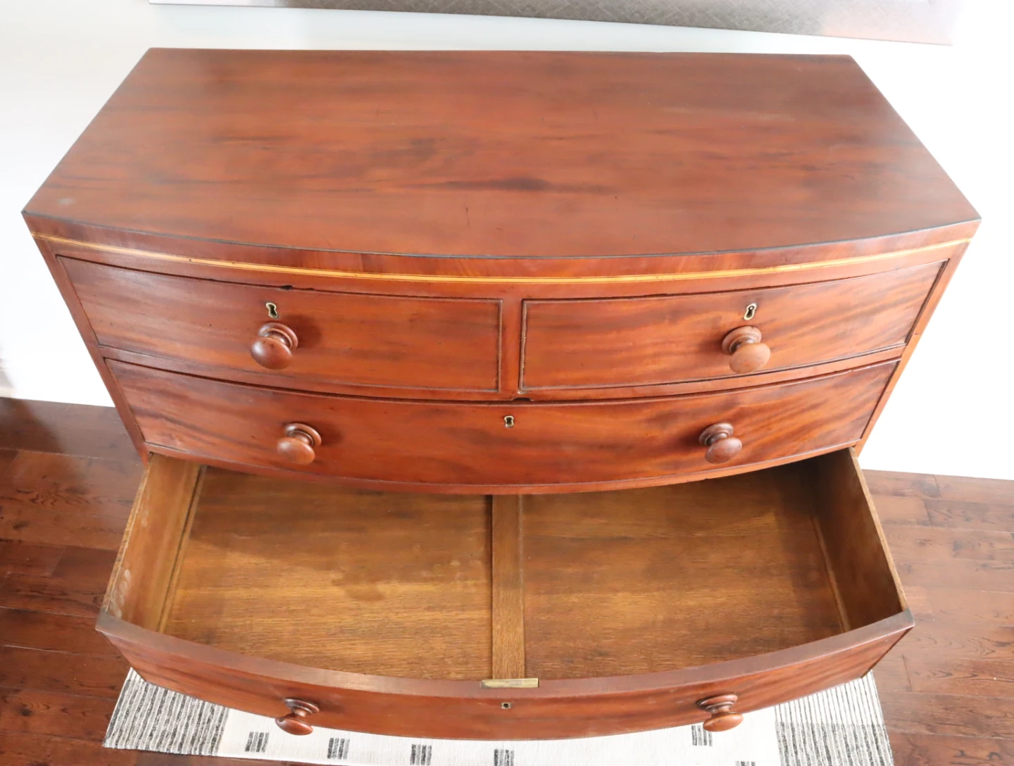 Solid Mahogany Bow Front Dresser c1830 - photo 4