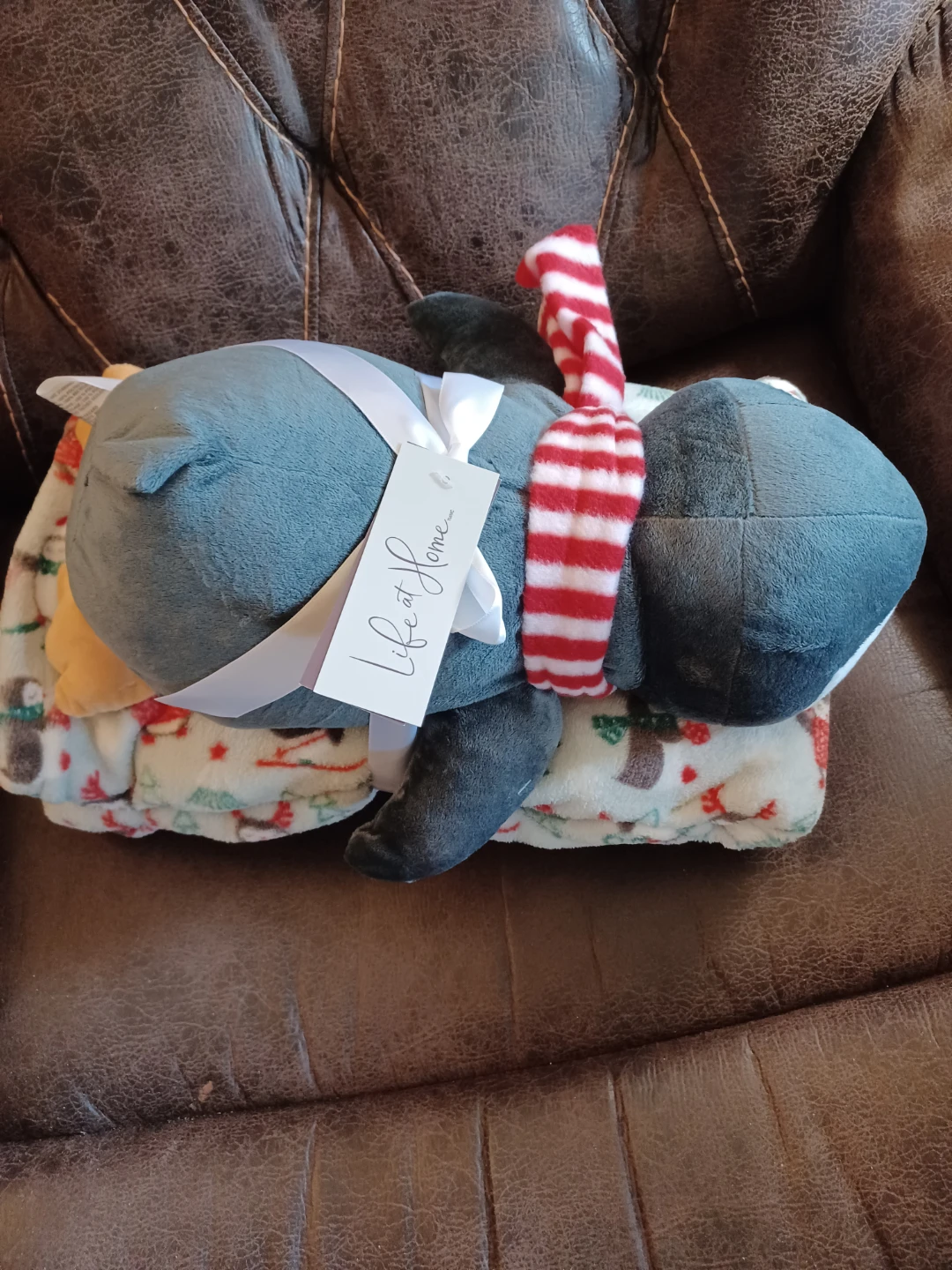 Life at Home Penguin Plush with Throw Blanket - photo 3