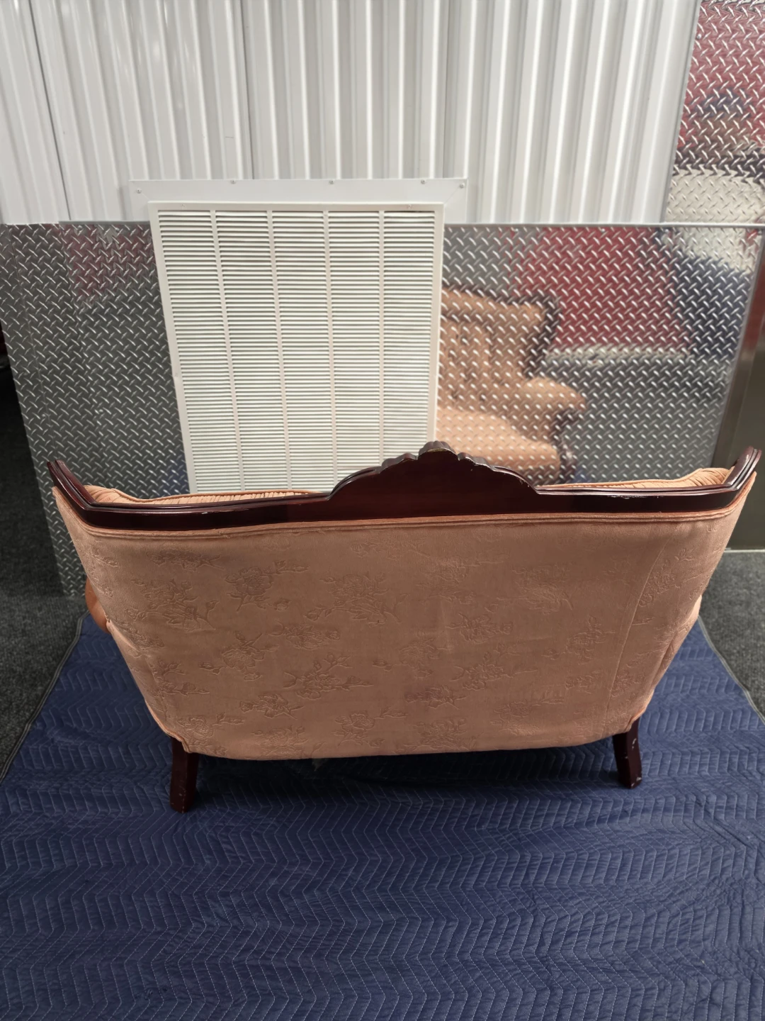 Vintage Style Peach Velvet Loveseat - photo 4