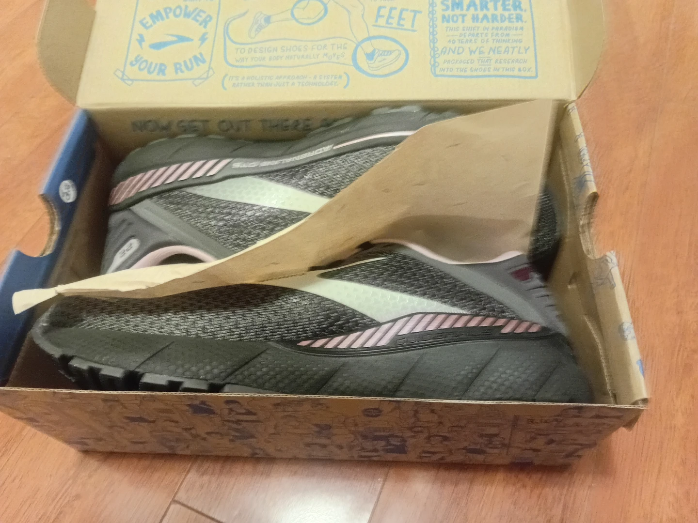 Brooks Adrenaline GTS 22 Women's Size 11 - photo 2