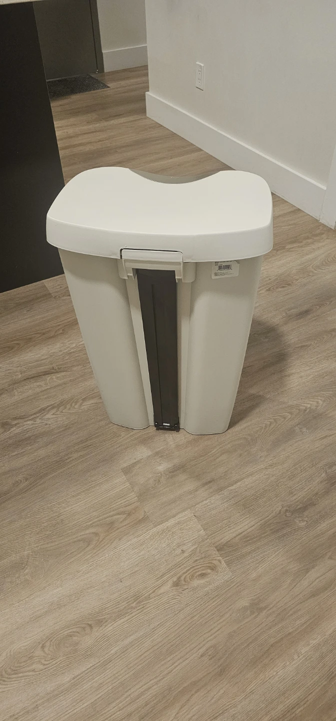 Umbra Pedal Trash Can
