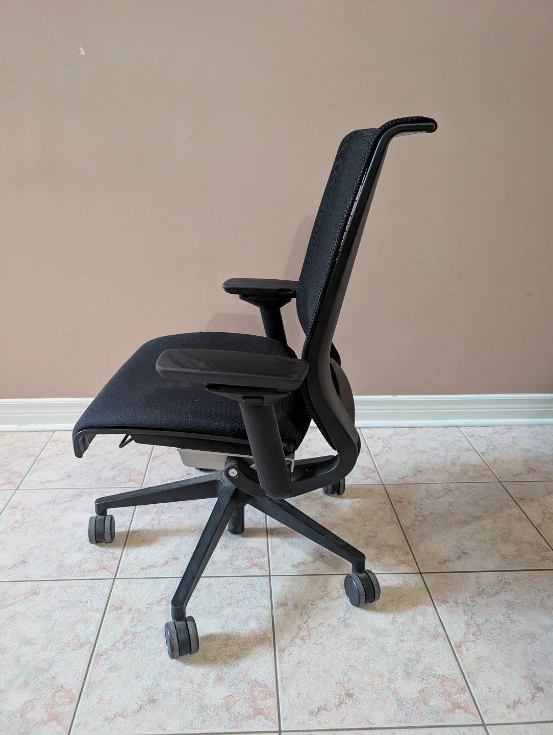 Steelcase Think 465 - Black Ergonomic Mesh Office Chair - photo 3