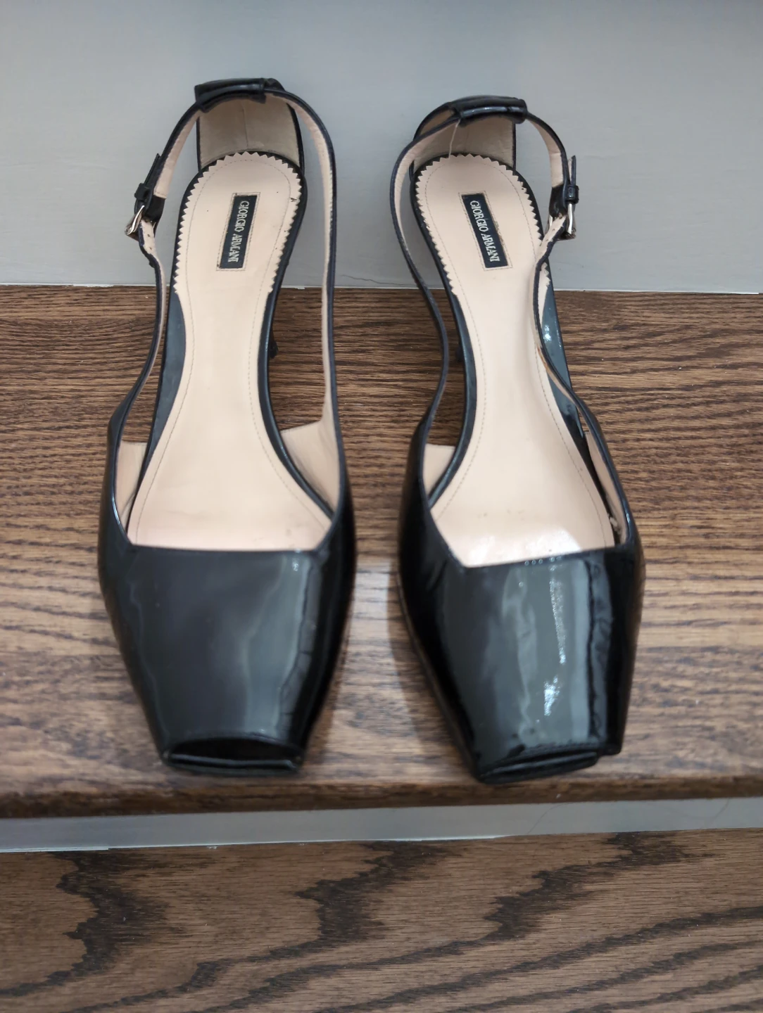 Giorgio Armani Black Patent Slingback Heels - photo 4