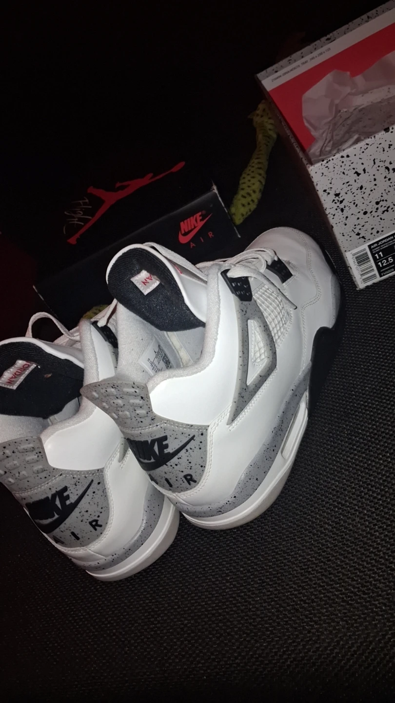 Nike Air Jordan 4 White Cement - photo 2