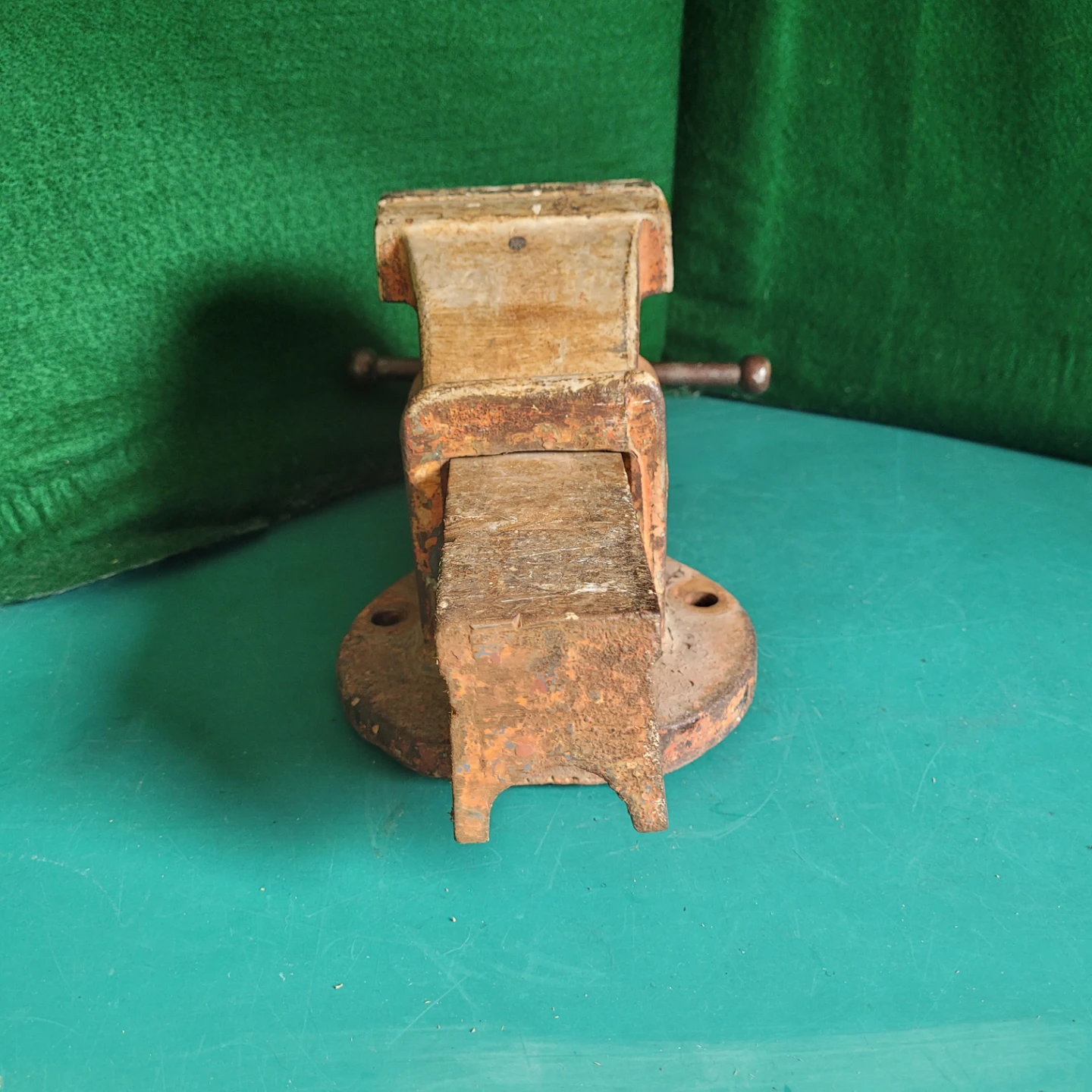 Vintage Hamilton Canada Rae Model 40 Bench Vise - photo 4