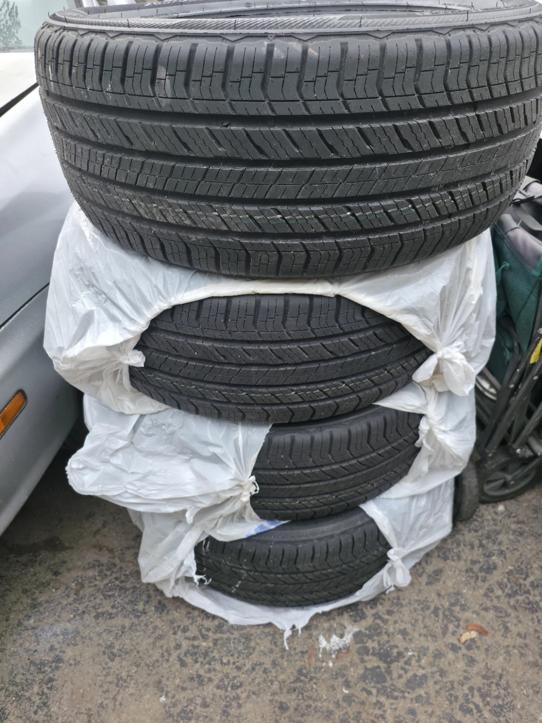 4 Galaxia SL677 Tires 265/55R19