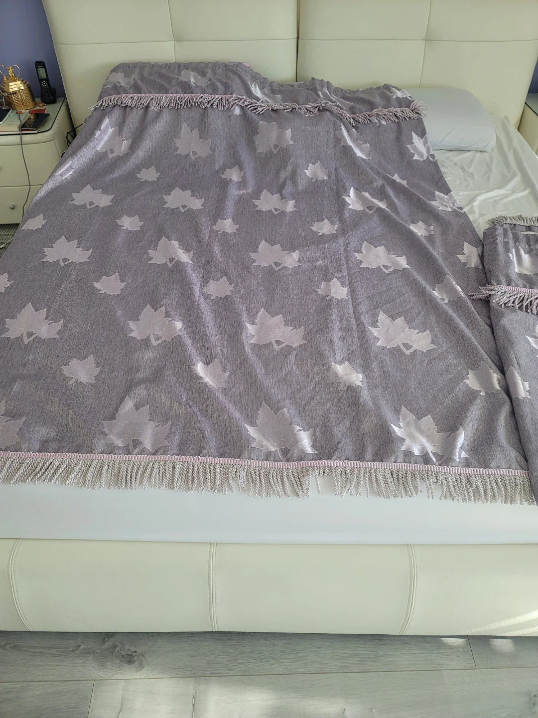Leaf Pattern Curtain Set with Four Matching Cusion Covers - photo 5