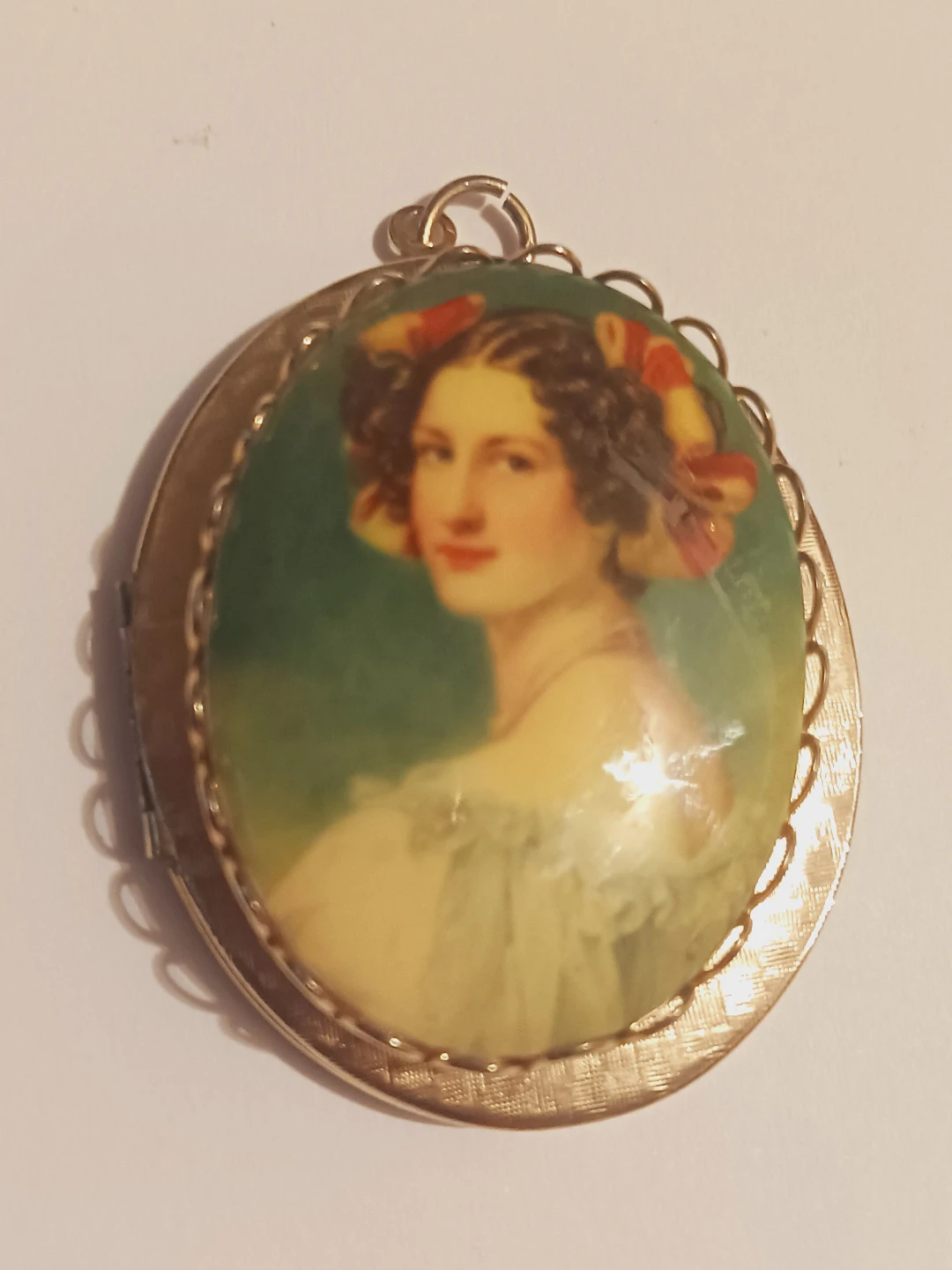 Beautiful Lady Portrait Vintage Locket Pendant - photo 2