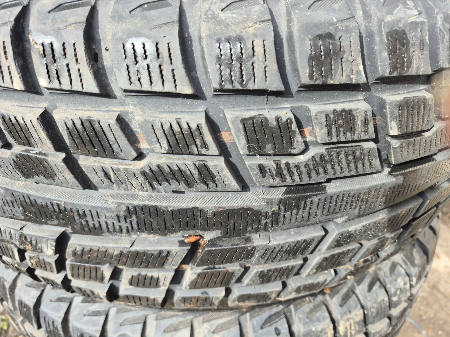 Set of 4 Yokohama Ice Guard Tires - photo 3