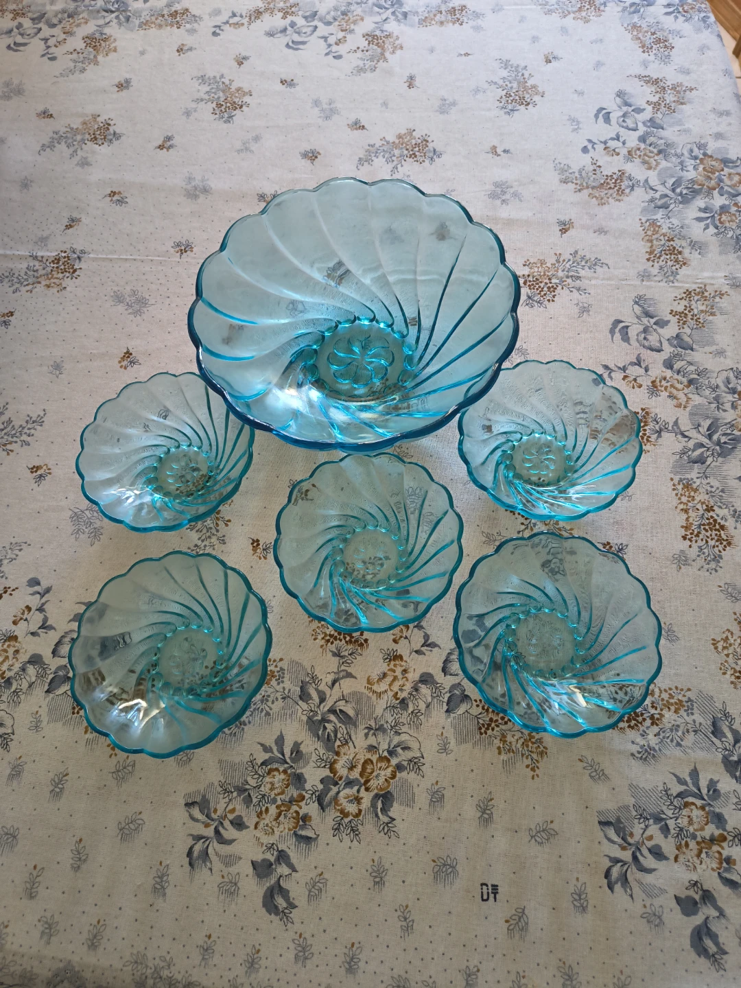 Vintage Turquoise Swirl Glass Bowl Set - photo 2