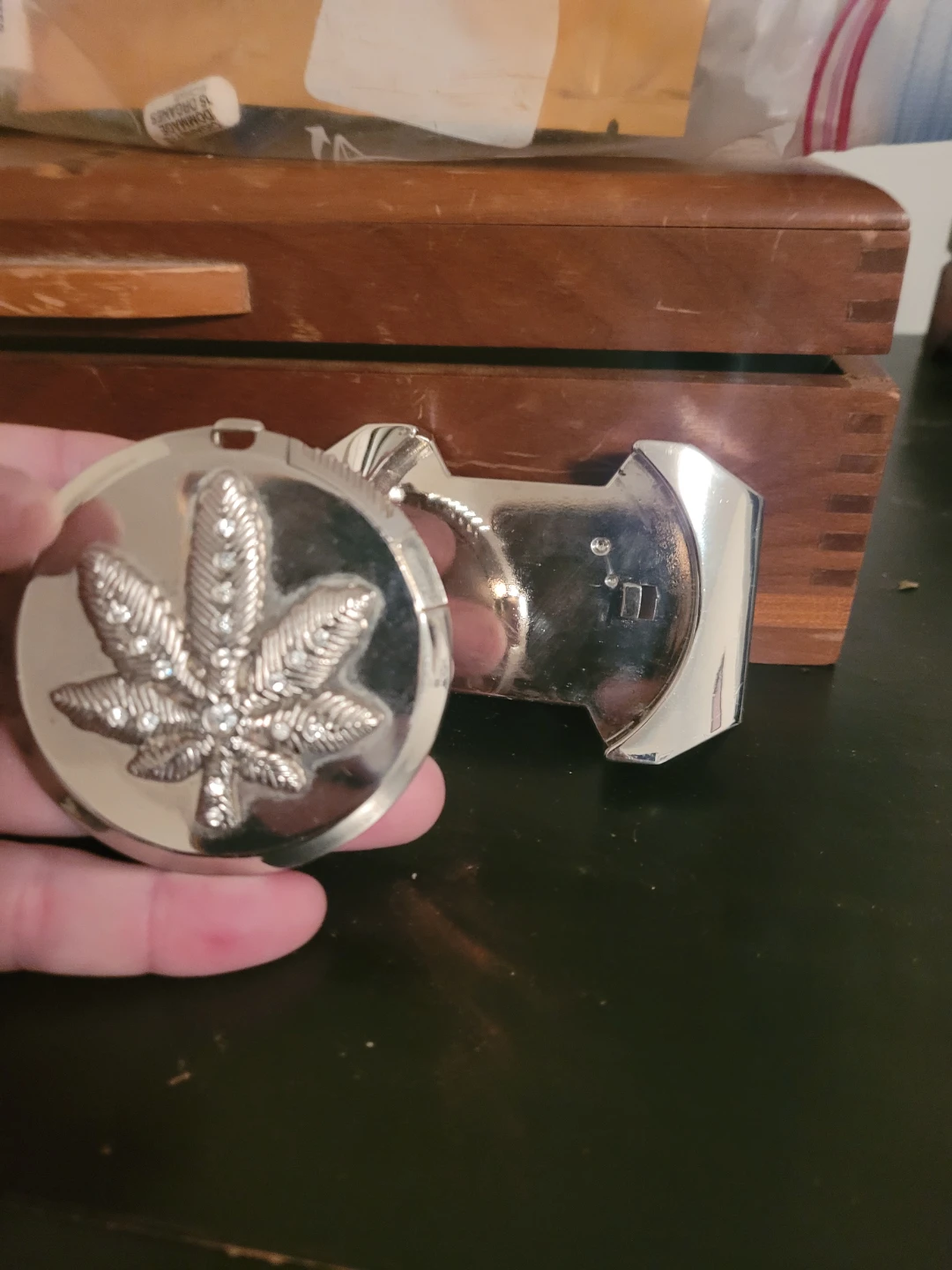 Silver Leaf Belt Buckle lighter - photo 2