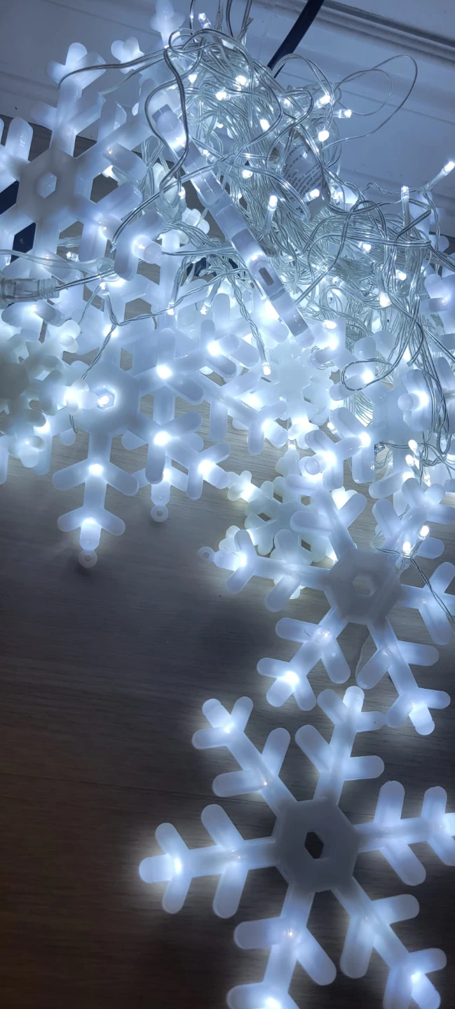LED Snowflake Curtain Lights - photo 3