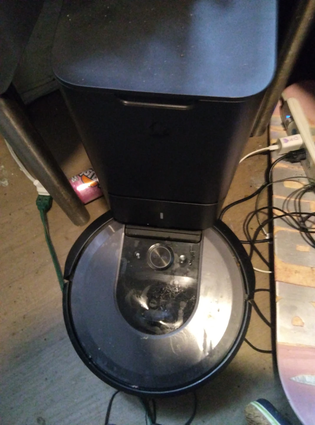 iRobot Roomba with Charging Station - photo 2