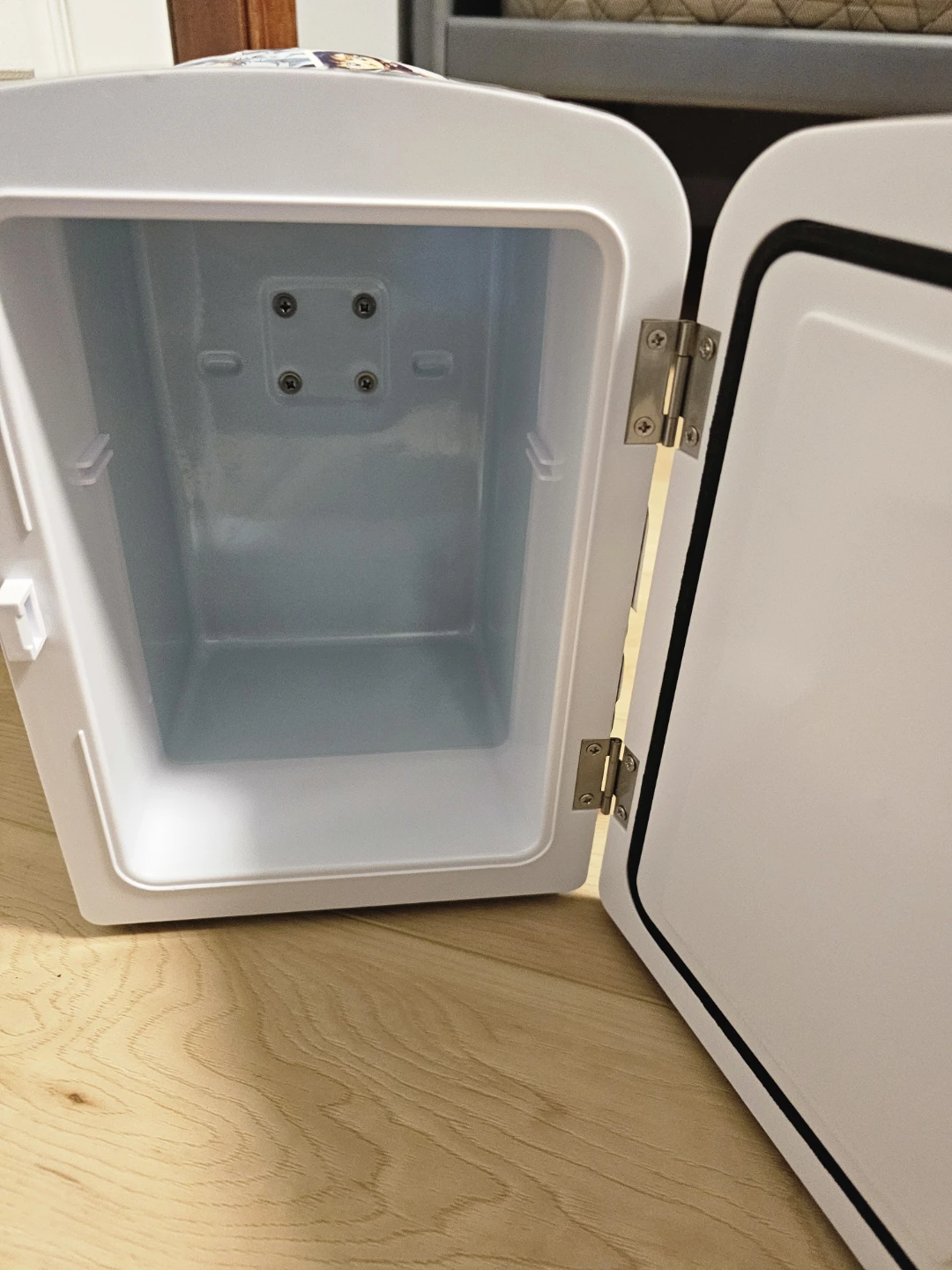 Frigidaire EFMIS149 Mini Fridge