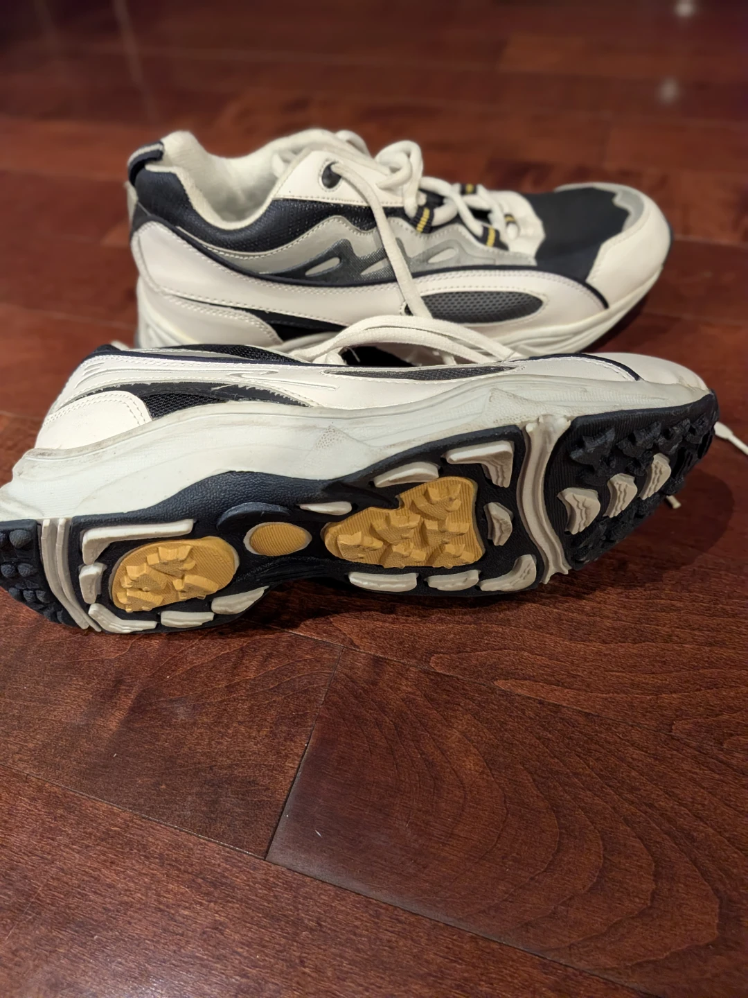 Athletic Works sneakers size 8 - photo 2
