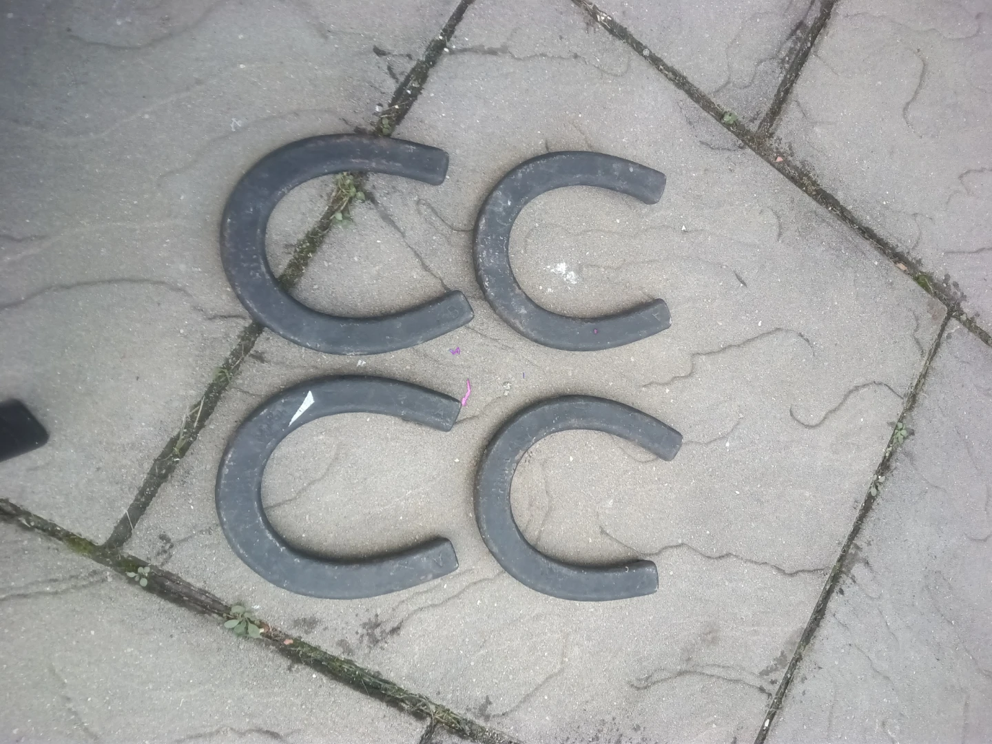 Set of 4 Used Horseshoes - photo 2
