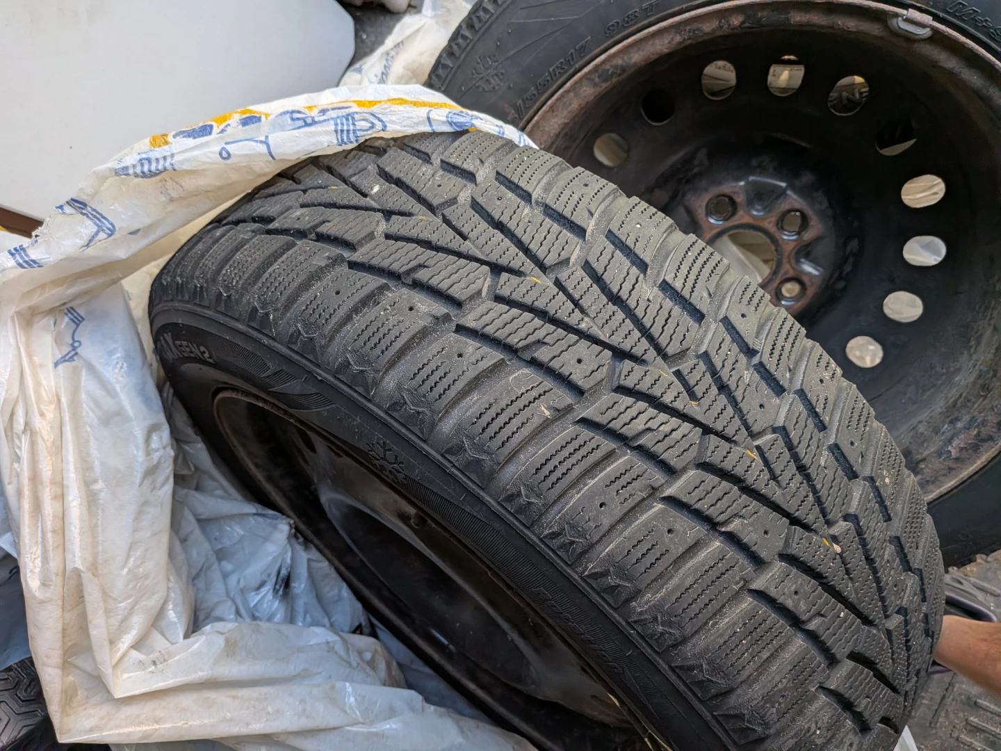 Winter tires with rims - photo 3