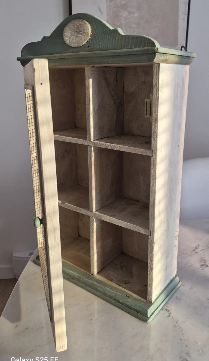 Rustic Wall-Mounted Wooden Display Cabinet with mesh doors - photo 4