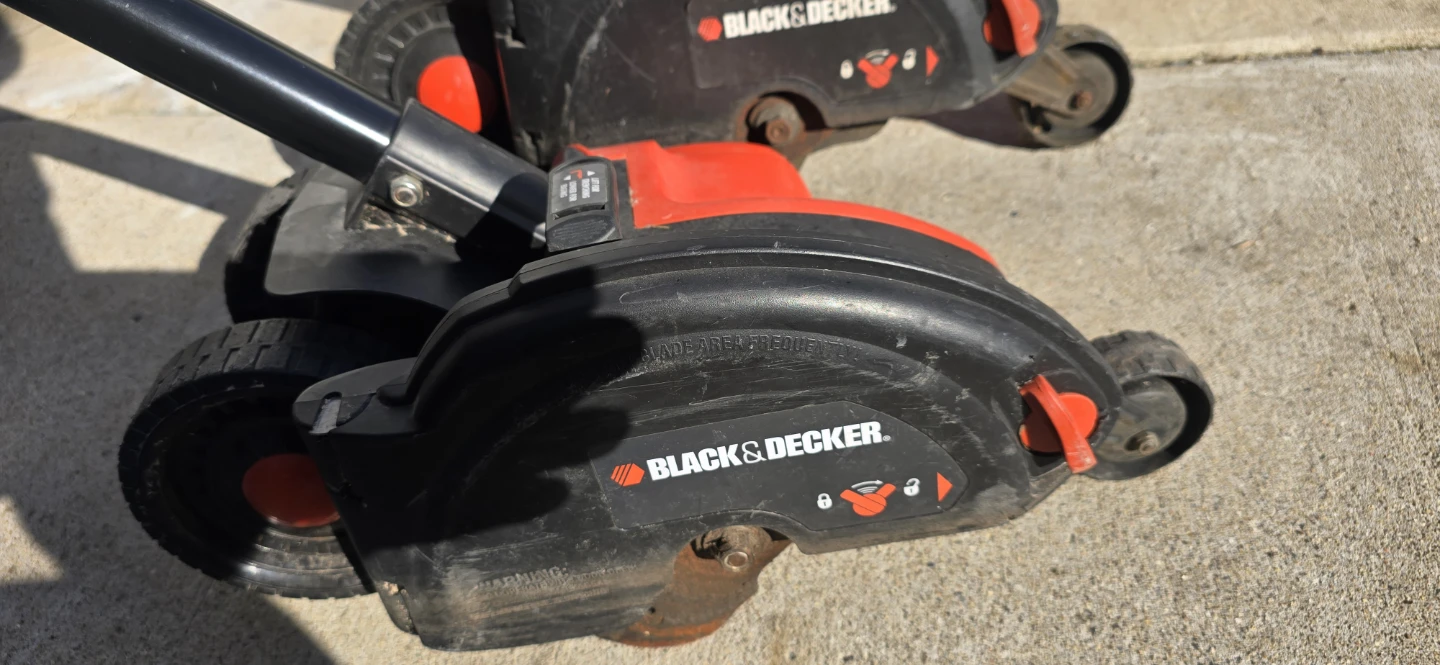 2 Black & Decker Edge Hog Landscape Edgers - photo 2