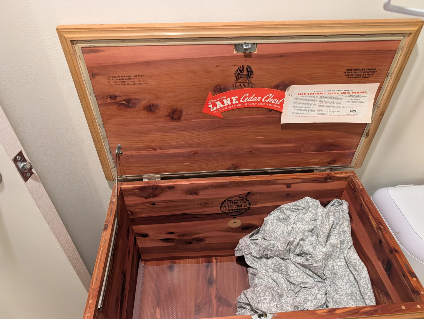 Vintage Lane Cedar Chest