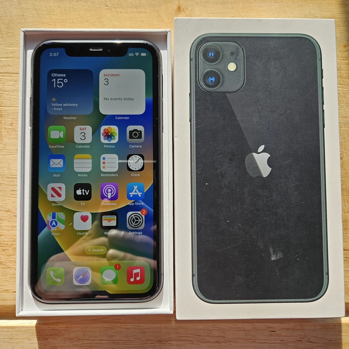 iPhone 11 - 64gb - Unlocked - photo 3