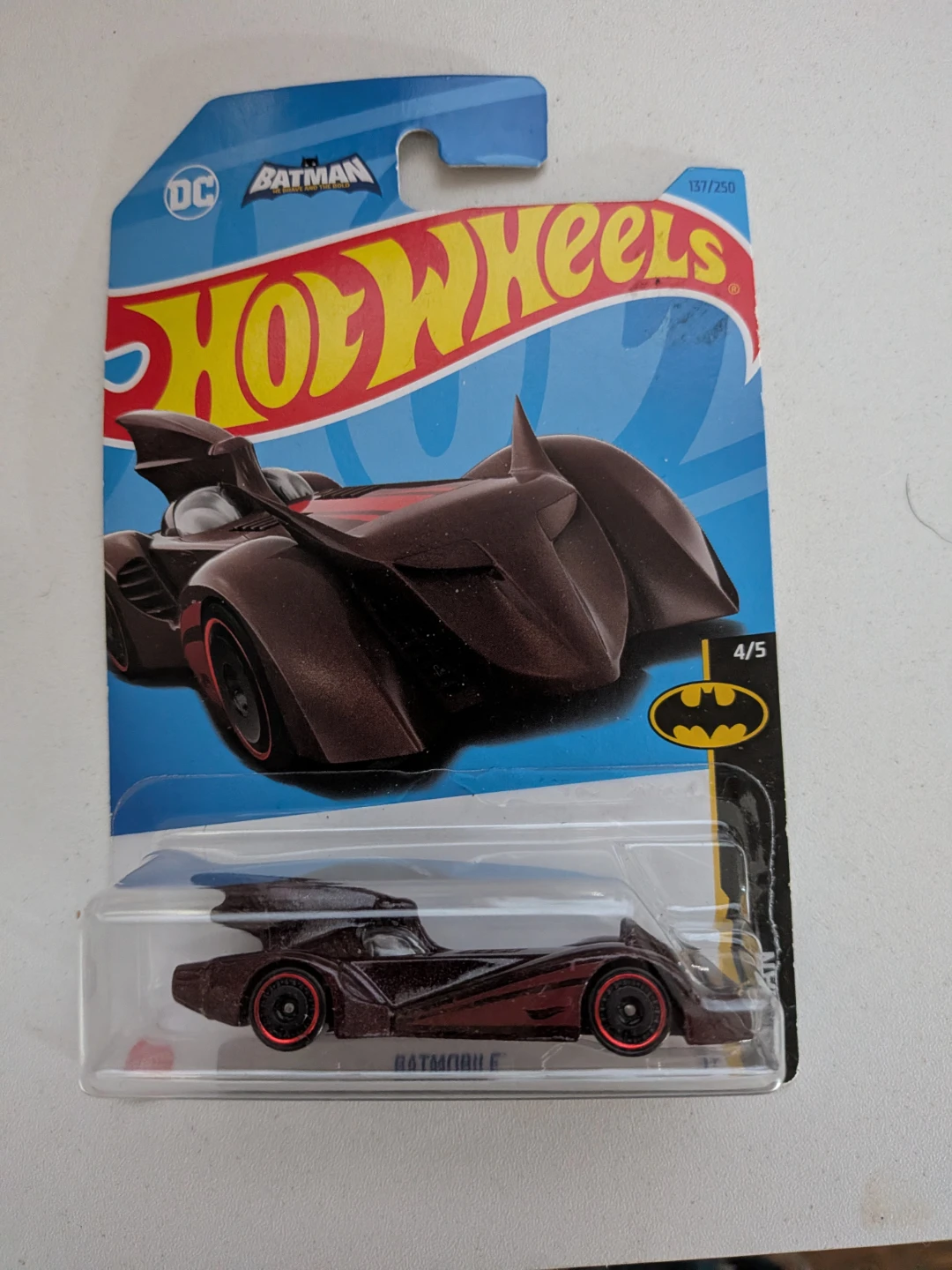 Hot Wheels Batman Batmobile 137/250 - photo 2