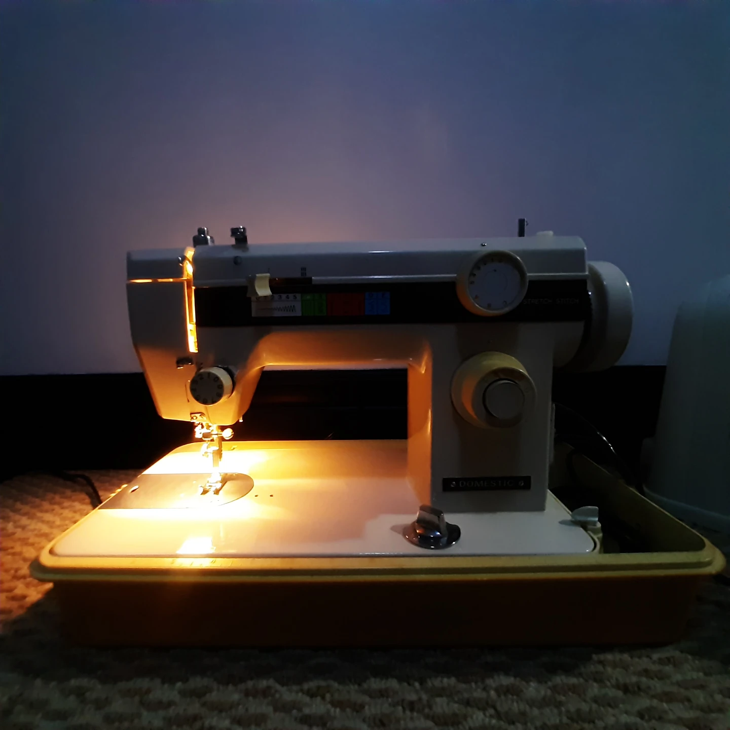 Vintage Domestic Sewing Machine - photo 4
