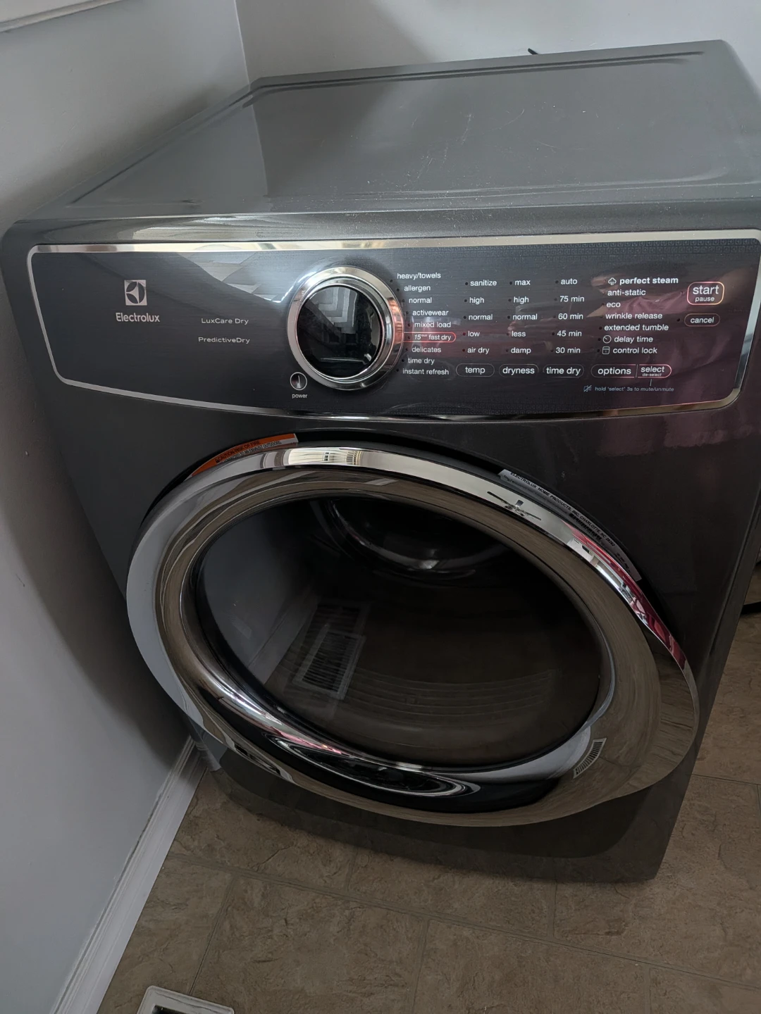 For sale: Electrolux clothes dryer (27-inch size). - photo 2