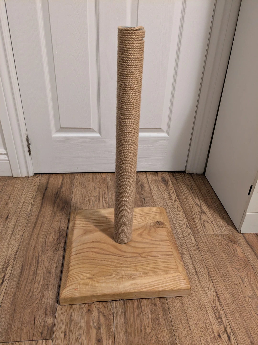 Scratching post