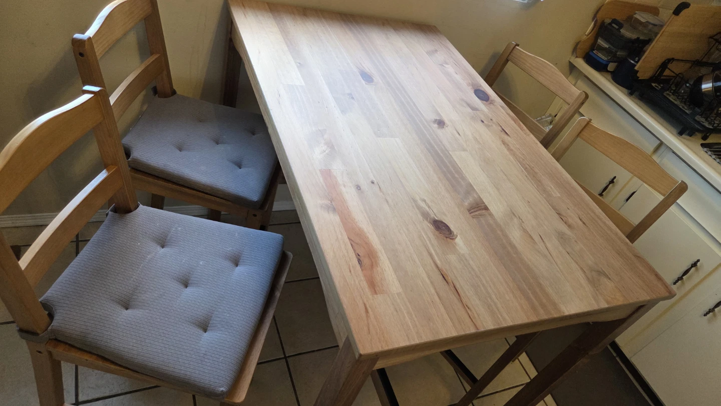 IKEA HÄGERNÄS Bar Table and 4 Bar Stools - photo 2