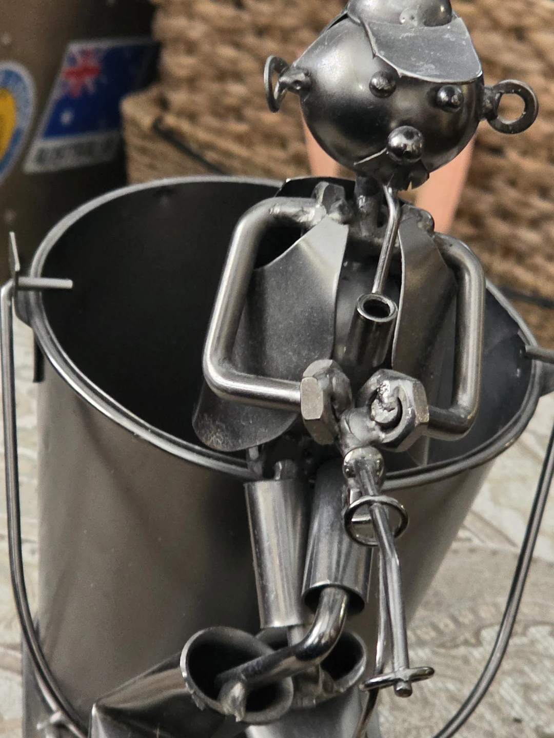 Metal Figurine Fisherman Desk Holder - photo 4