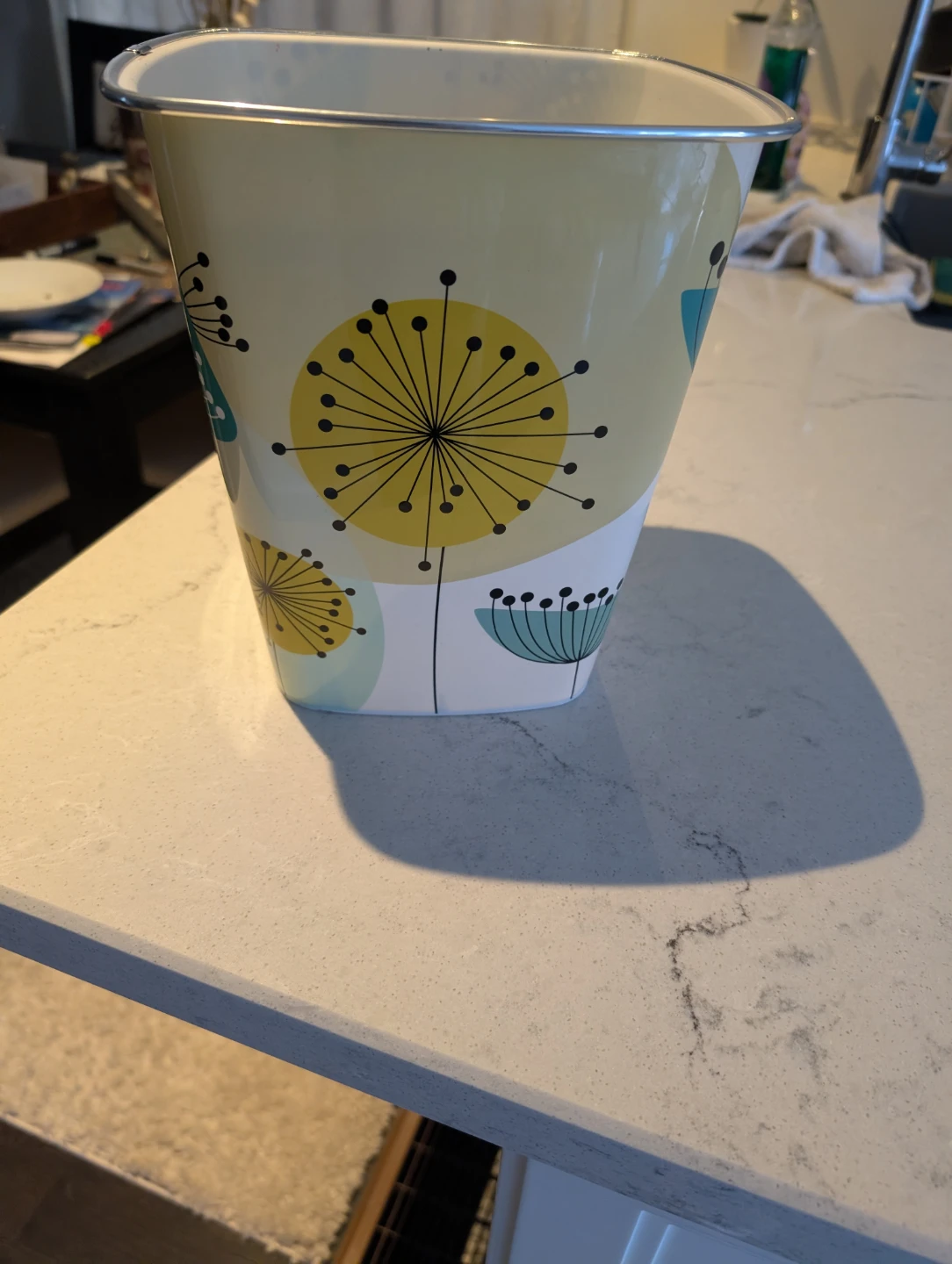 Floral pattern plastic waste basket - photo 3