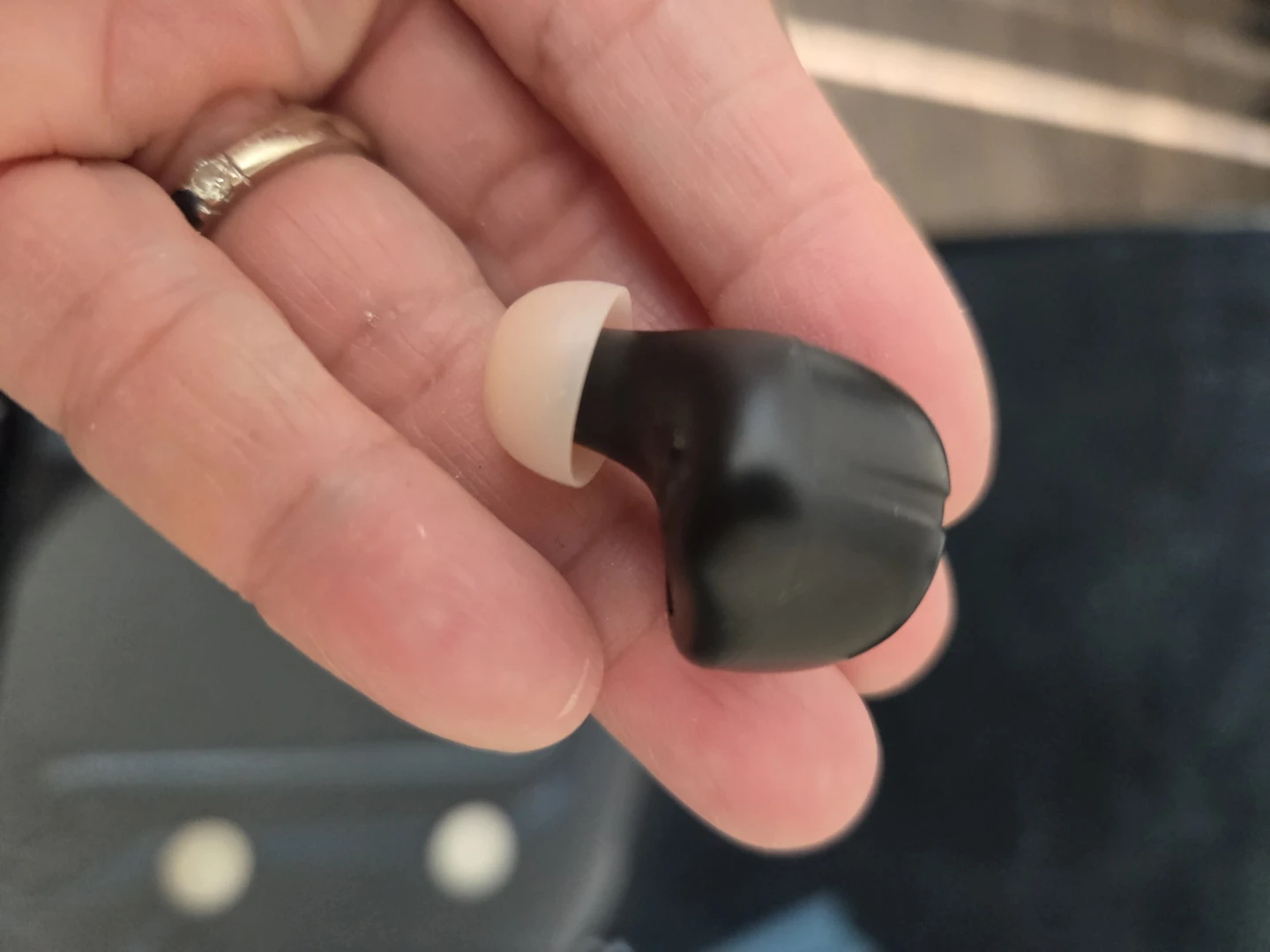 Miniso Q66C Wireless Earbuds - photo 3