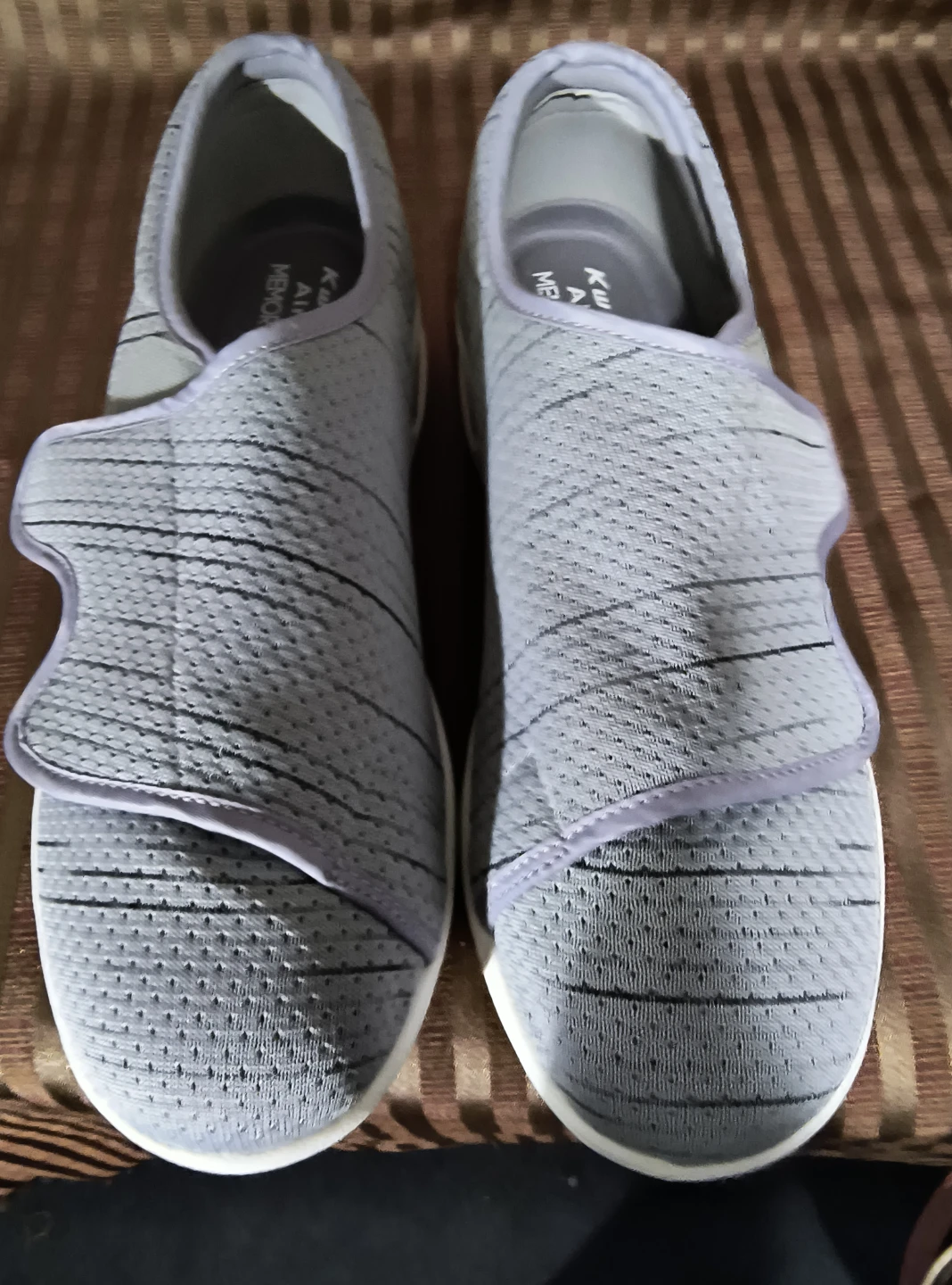 KwuKoTy Air-Go+ Memory Foam Diabetic Shoes