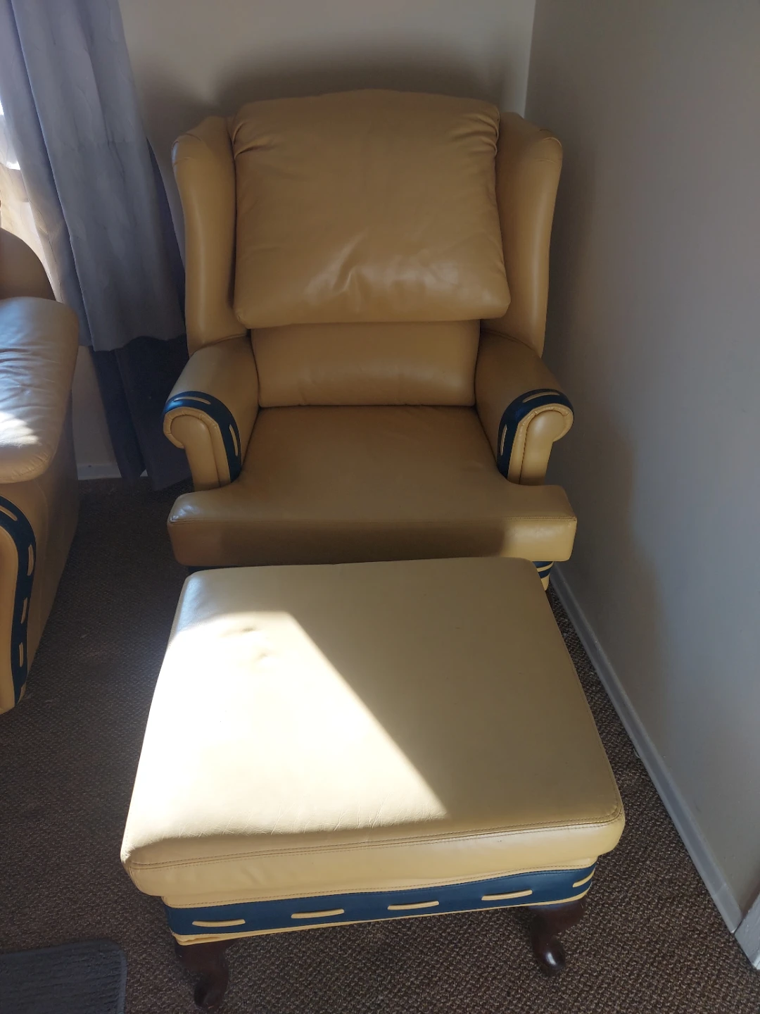 Two-Seater Sofa and Matching Armchair with Footstool - photo 3