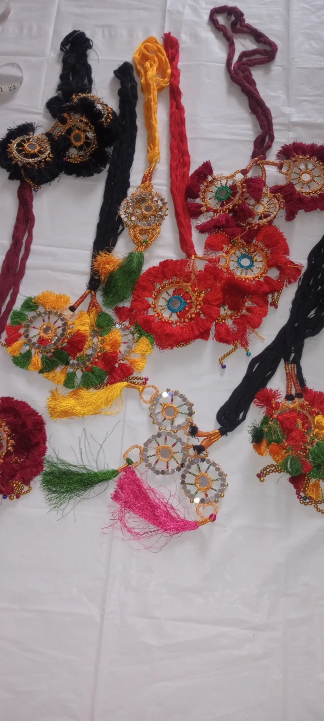 Traditional Paranda Hair Accessories - photo 5