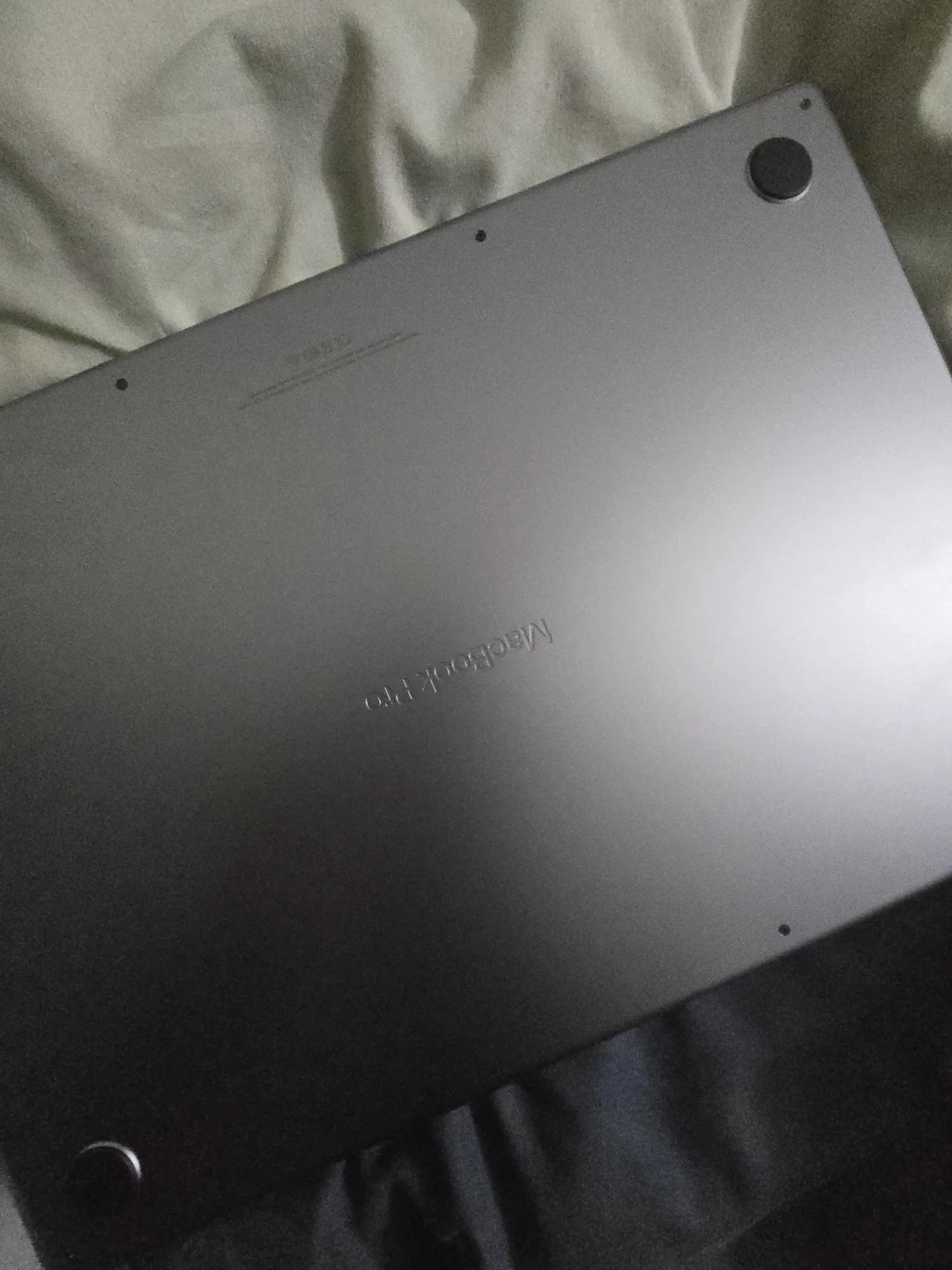 Apple MacBook Pro with 16-inch 2021 M1 Pro 16GB mint - photo 2
