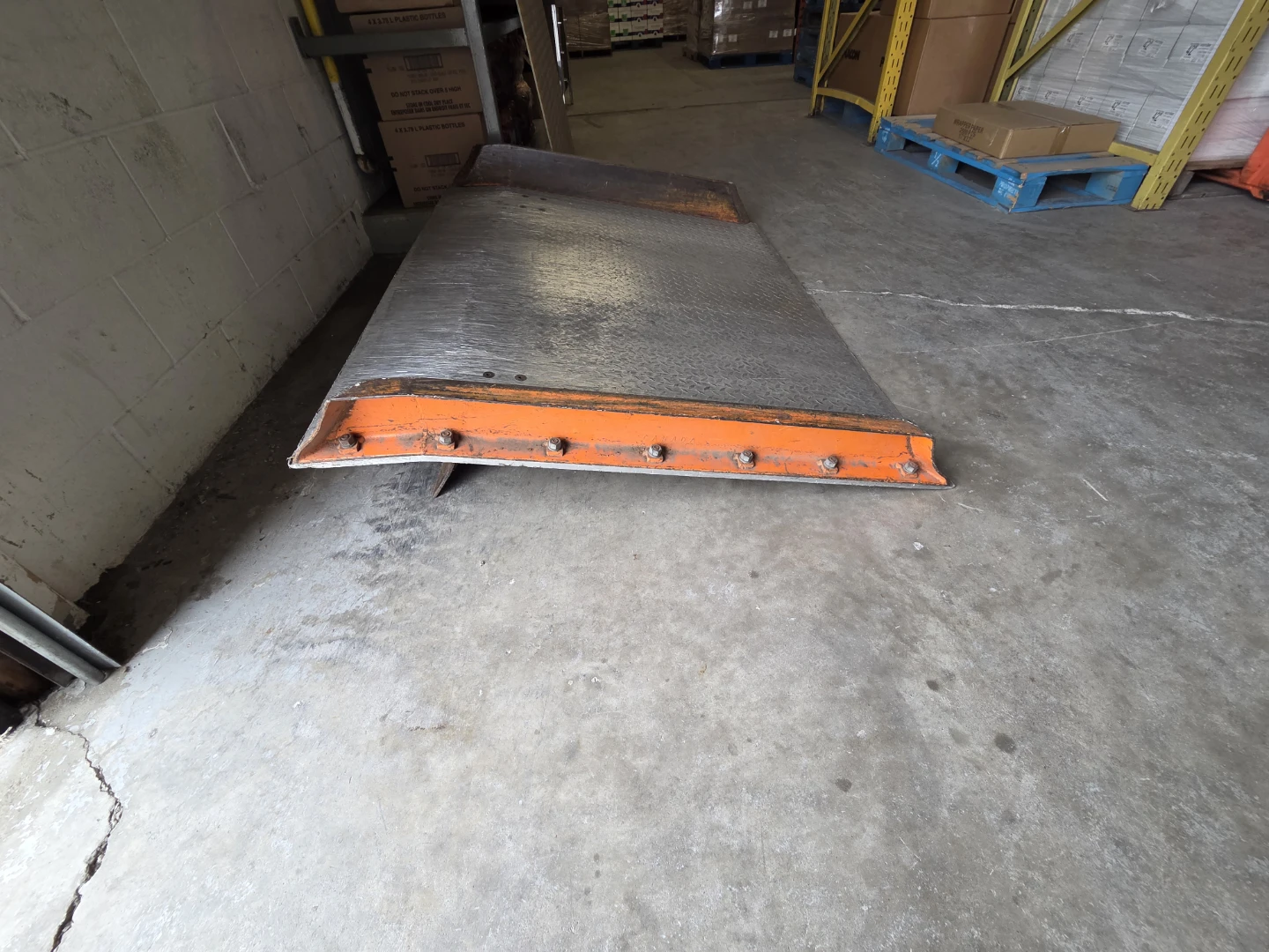 Metal loading ramp