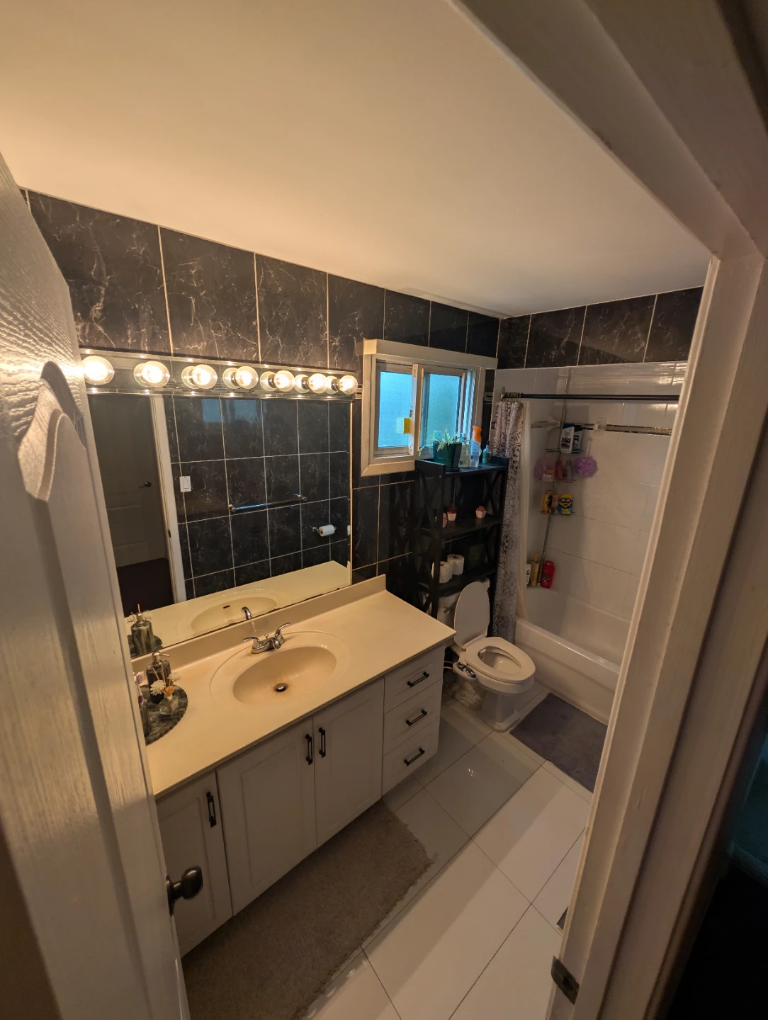 🏡 Spacious & Bright Private Bedroom for Rent - photo 5